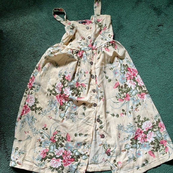 Flowers Dress. - Picture 3 of 3